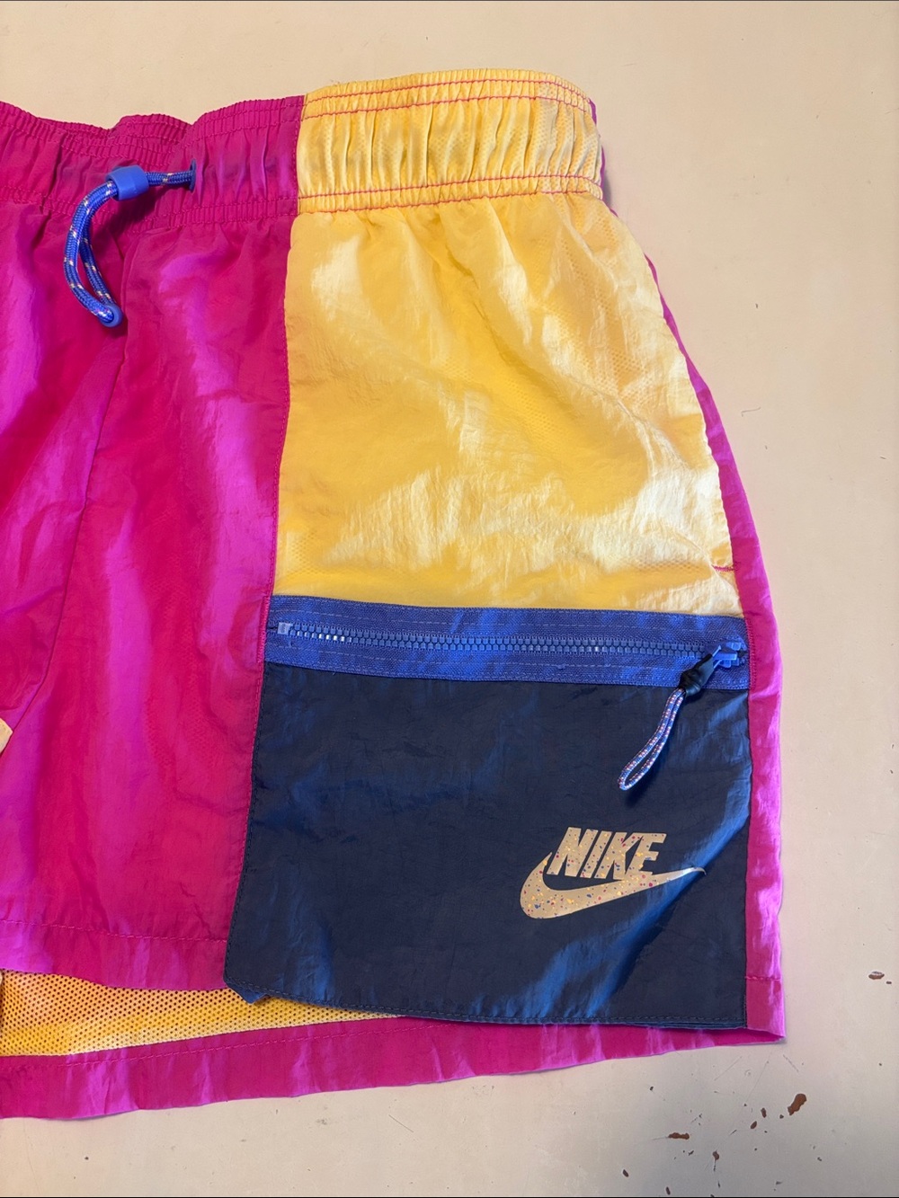 Nike Icon Clash Women’s Shorts Medium - Picture 4 of 12